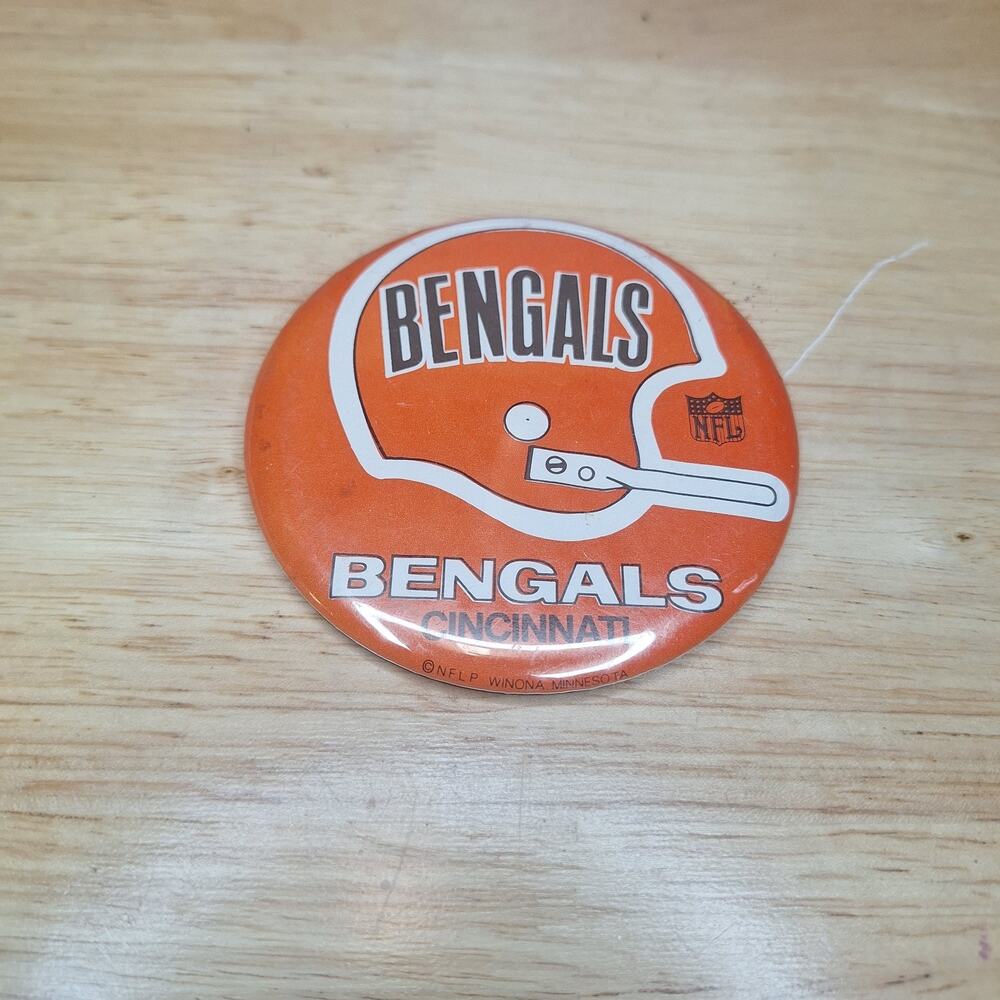 Vtg 1990s NFL Cincinnati Bengals Football Pinback Button Orange